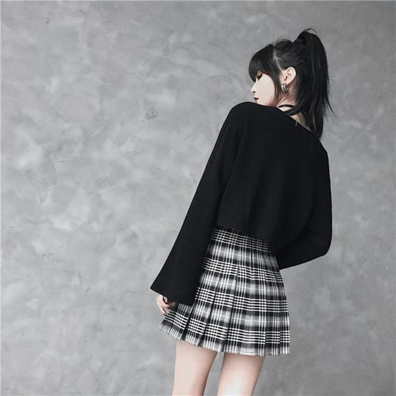 BLACK WHITE PLAID PLEATED SKIRT UB2472