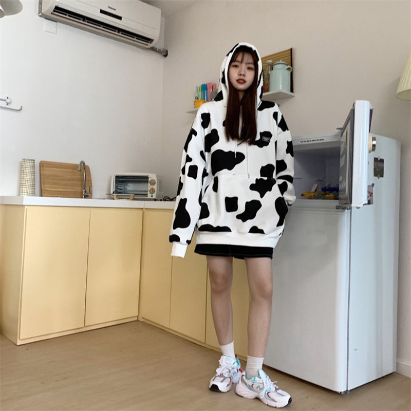 BLACK WHITE COW PATTERN HOODED SWEATSHIRT UB2828