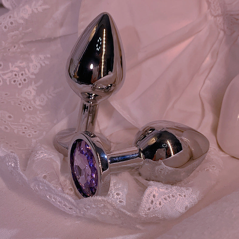 Metal tail wearing artifact UB98774