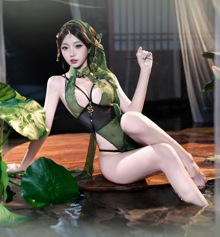 Green and white cheongsam UB10140