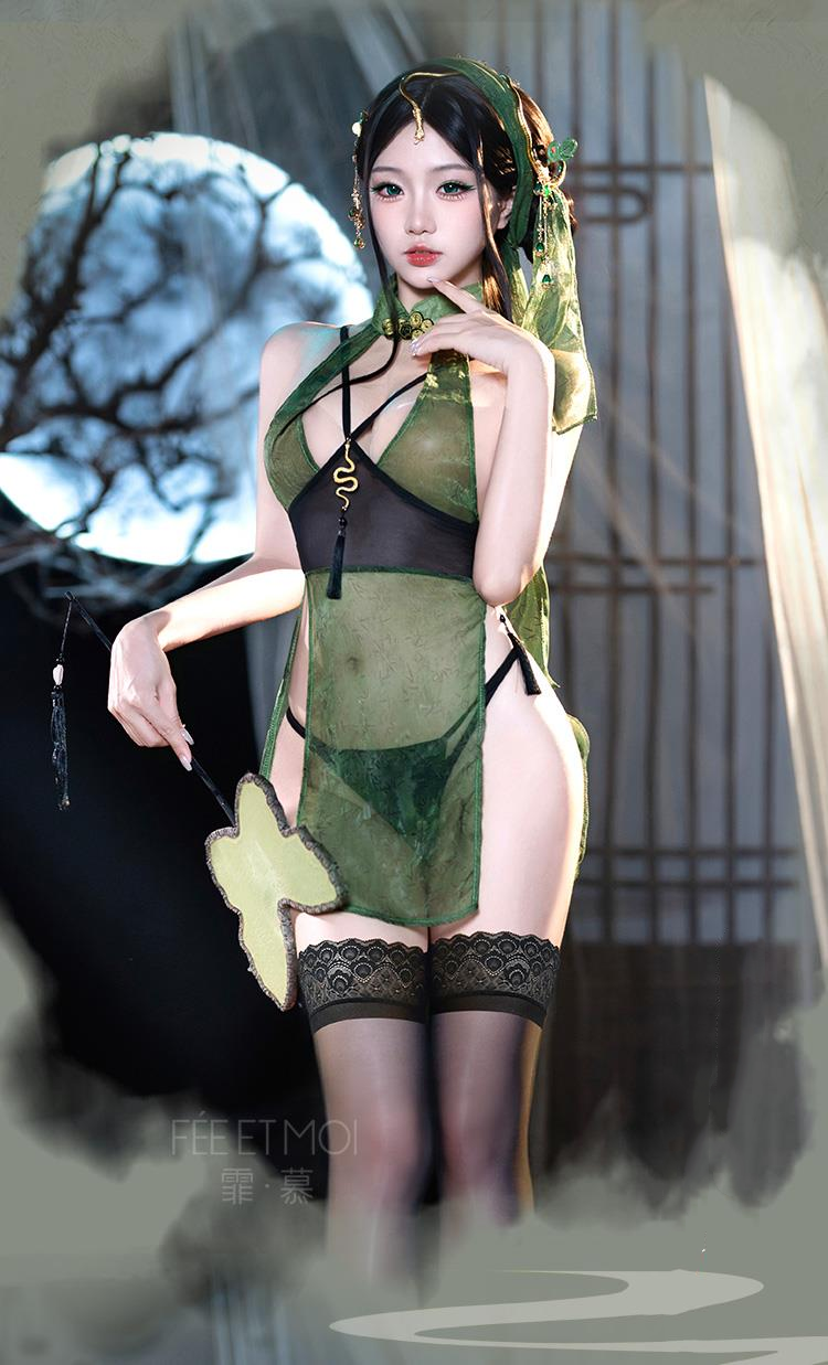 Green and white cheongsam UB10140