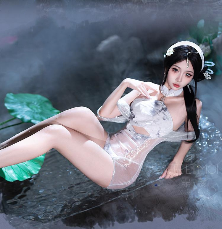 Green and white cheongsam UB10140