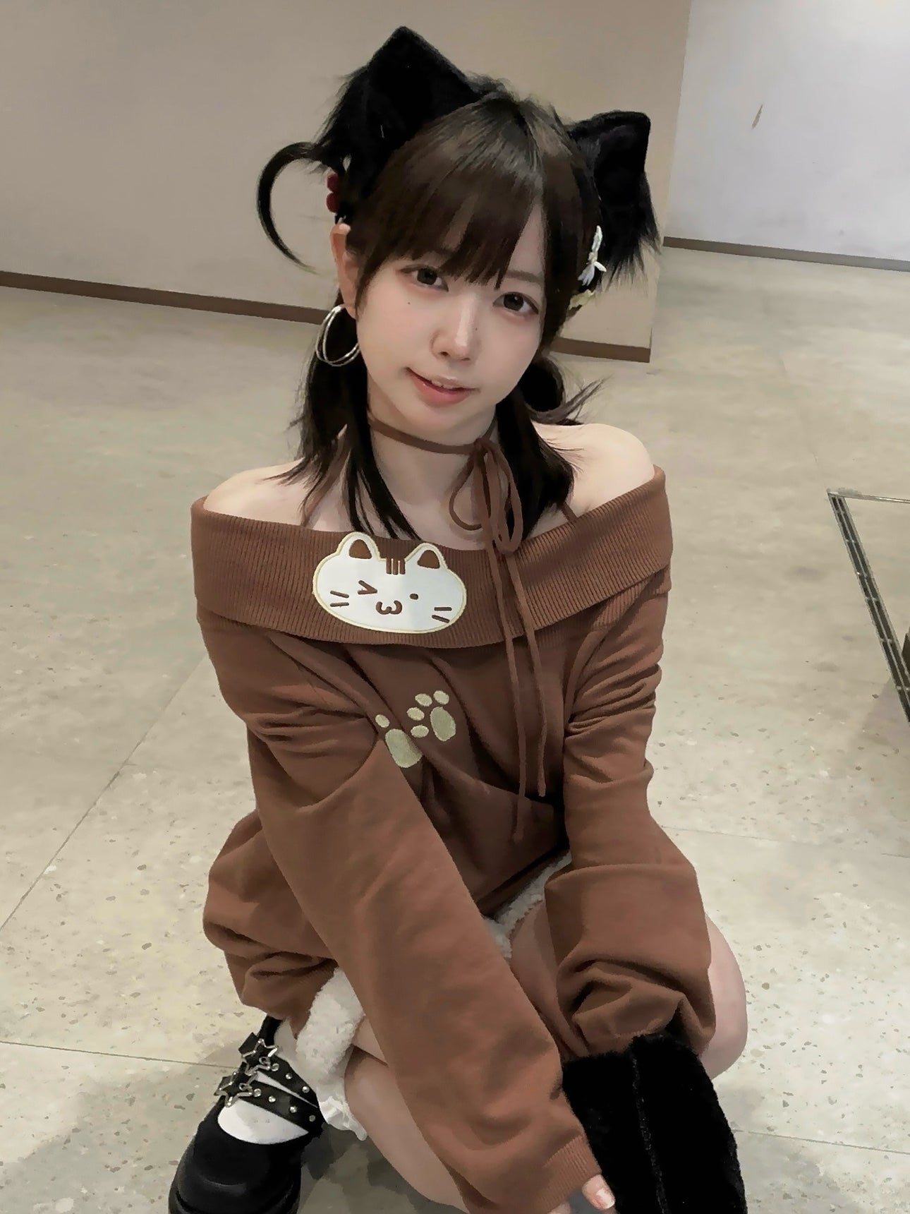 Cute Kitten One-shoulder Sweater UB99157
