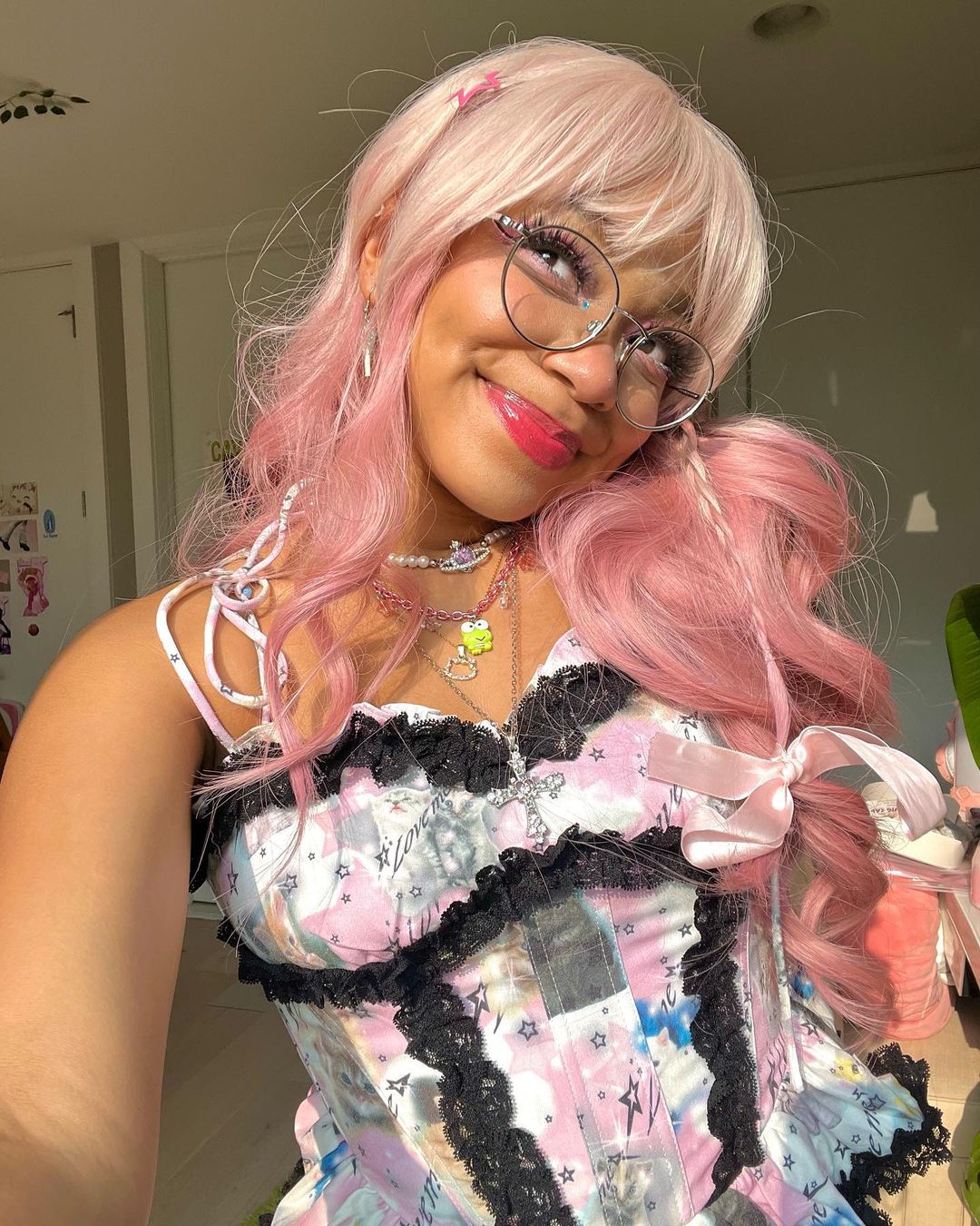 Gradient Pink Highlighting Long Curly Wig UB6127