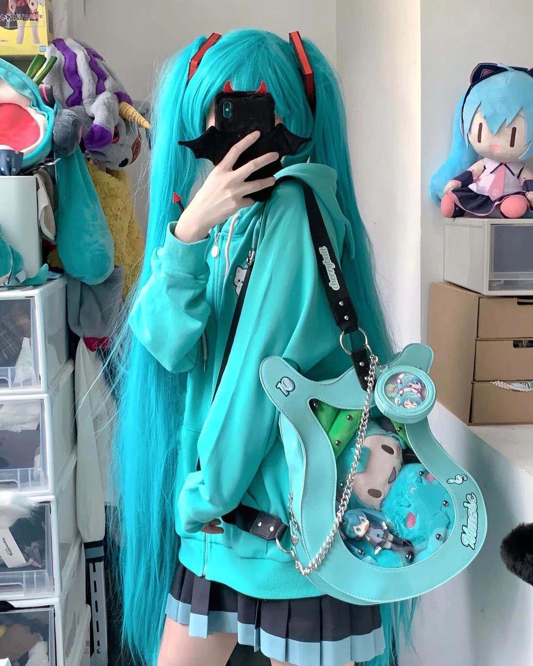 Embroidered Hooded Sweatshirt UB98629