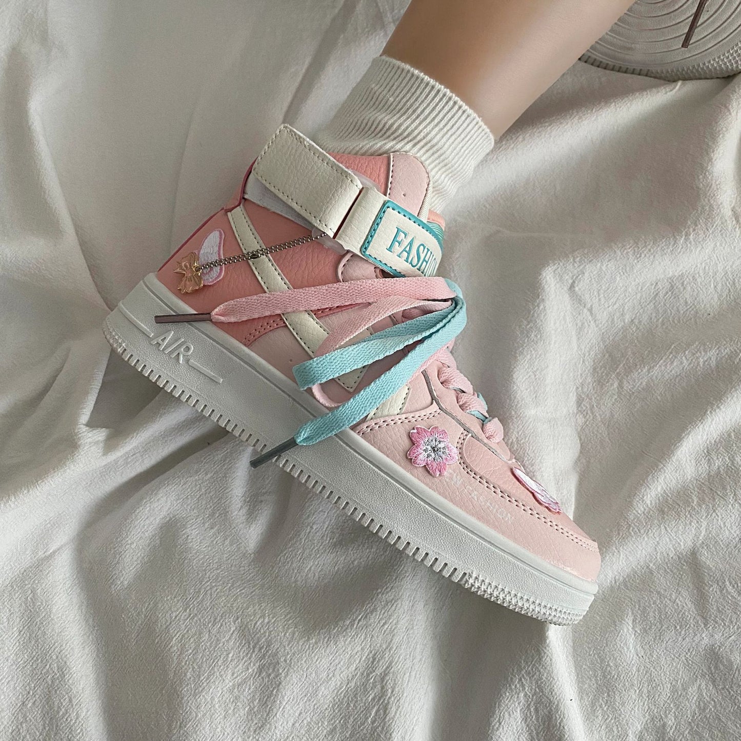 Pink / White Casual Sneakers UB3168