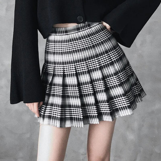 BLACK WHITE PLAID PLEATED SKIRT UB2472