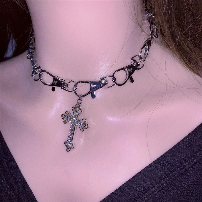 PUNK VINTAGE METAL CROSS NECKLACE UB2471