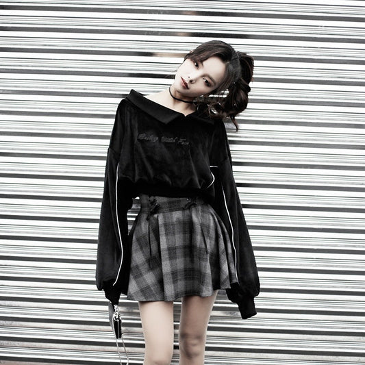 "DARK LETTER EMBROIDERED VELVET SHORT" TOP D042402